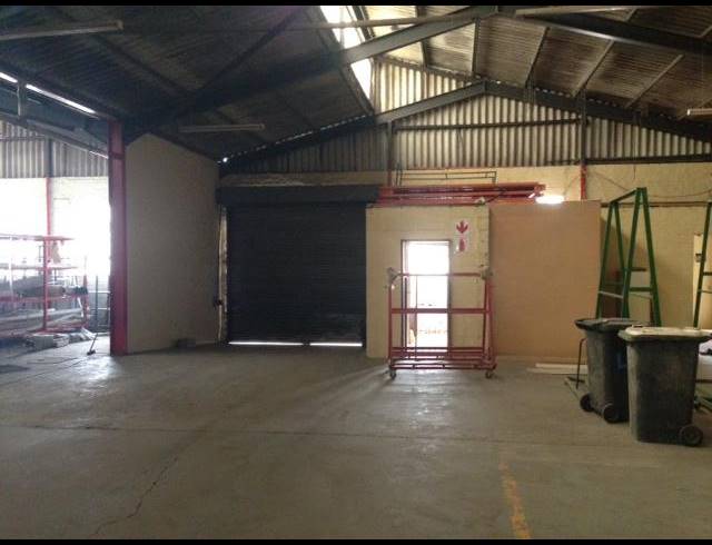 1,076M² FACTORY TO LET IN PAROW CENTRAL